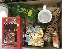 Various vintage kids room knick knacks