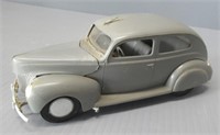 Plastic vintage toy model car. Measures: 2.75" H