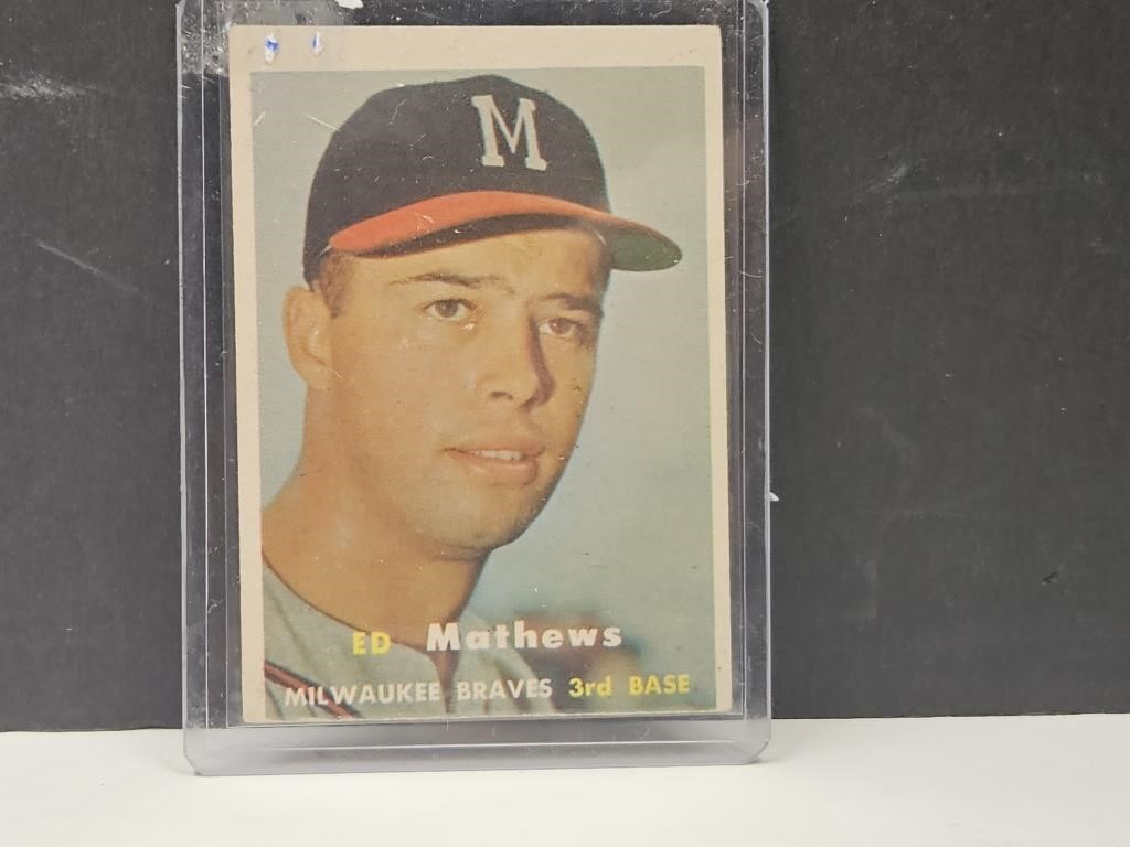 1957 TOPPS Eddie Matthews Baseball Card