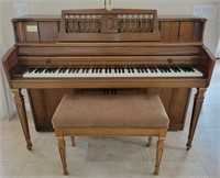 Q - WURLITZER PIANO W/ BENCH (L72)