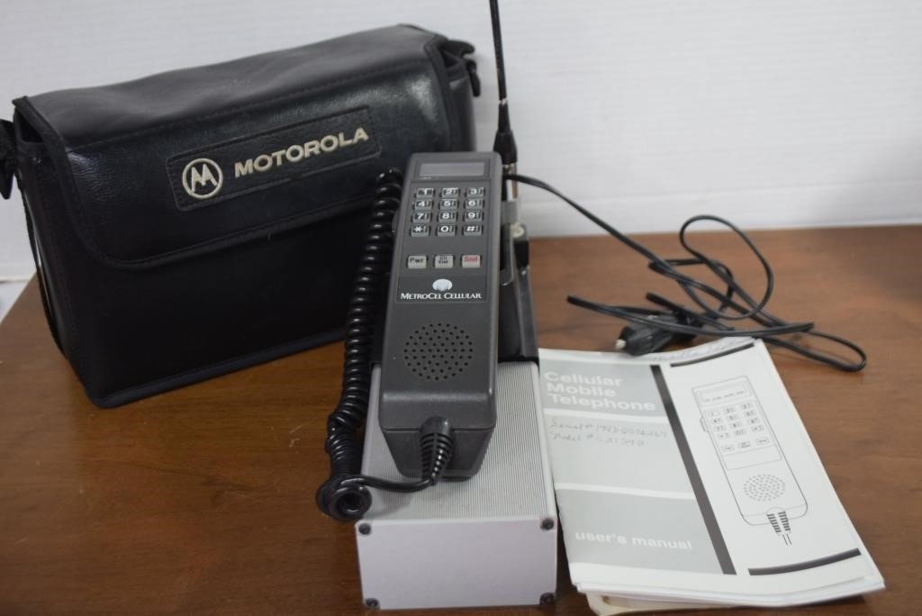 Vintage Motorola Car Phone w/ Instructions & Case
