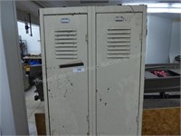 Metal locker