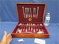 nice community plated flatware in case - 8pl