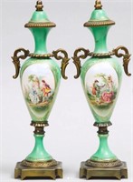 Pair of french porcelain sèvres' in apple green