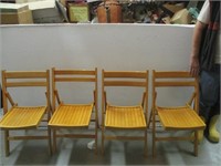 4 chaises pliantes en bois