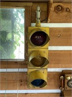 VINTAGE OLD STOP LIGHT