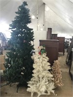 LOT OF 3 CHRISTMAS TREES