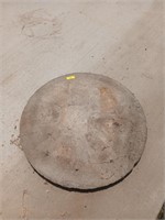 Concrete lid, 36 in diameter