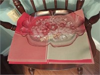 4 Placemats & glass Platter