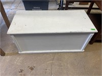 Wood painted chest 17x36.5x16t