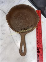 Wagner no3 cast iron skillet