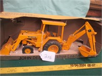 1:16 JOHN DEERE BACKHOE LOADER-NIB