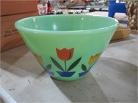 JADEITE TULIP MIXING BOWL