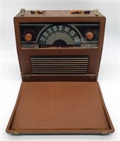Vintage General Electric Wooden Knob Radio