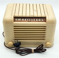 Vintage Regal Electronics Model 205 Radio