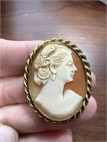 Vintage Cameo Pin