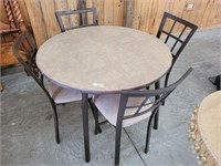 METAL FRAMED COCKTAIL TABLE AND 4 STOOLS
