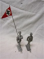 (2) WW II GERMAN LEAD SOLDIERS BY LINEOL WITH