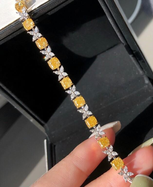 9ct Natural Yellow Diamond Bracelet, 18k gold