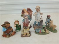 7 asst figurines