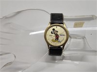 VINTAGE MICKEY MOUSE WATCH W/ FLEXIBLE METAL BAND