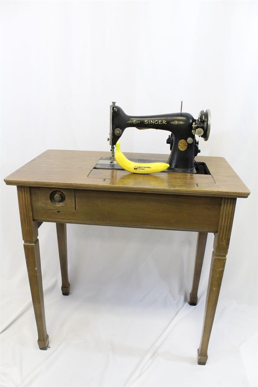 1930s Singer Sewing Machine & Desk