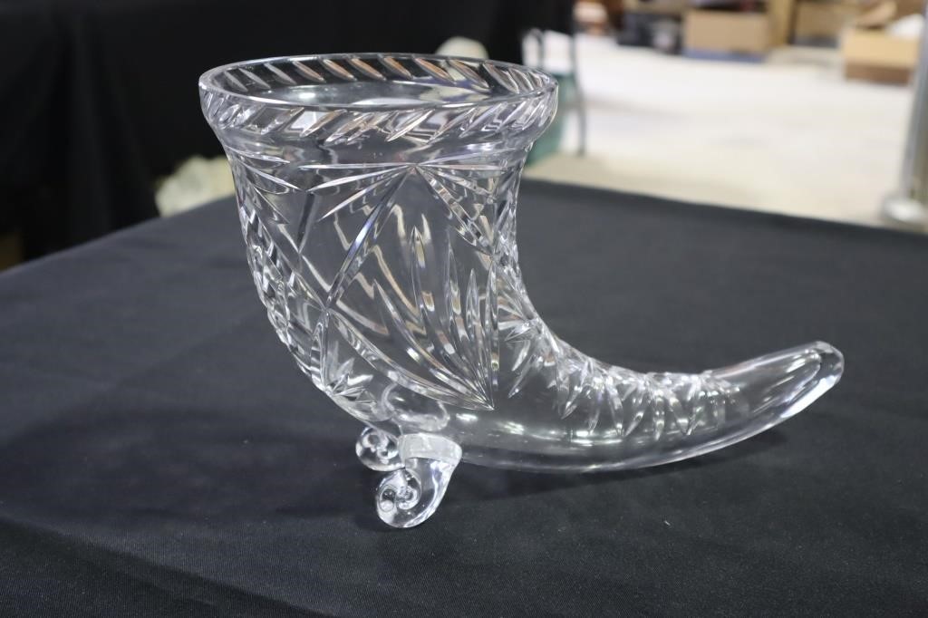 Crystal cornucopia glass vase