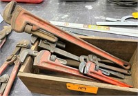 LOT PIPE WRENCHES