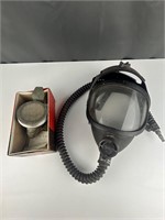 Gas mask and dust mask