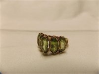 Ladies peridot stone  ring