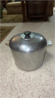 Wagner ware Sidney magnalite stock pot Dutch oven