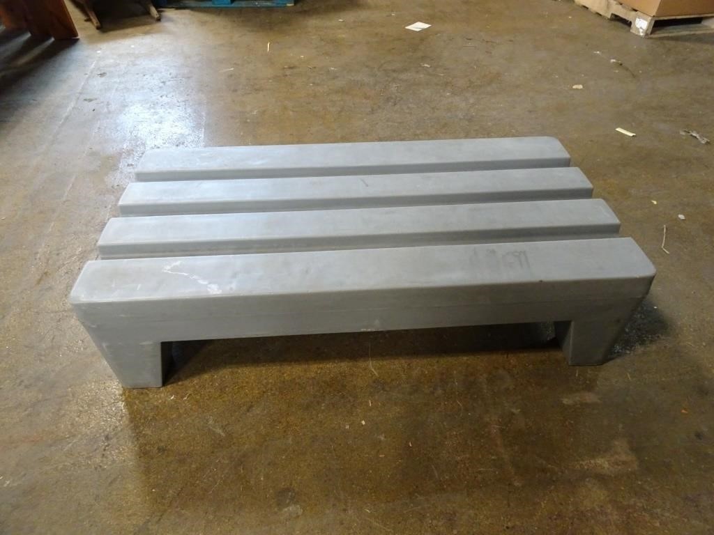 Faribo Mfg. Dunnage Rack