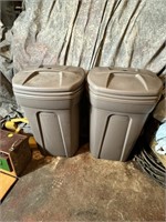 Lot of 2 Rubbermaid Trash Cans