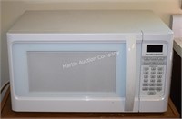 (K) Hamilton Beach Countertop Microwave