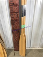 Pair wood oars, 6 ft, come apart in middle