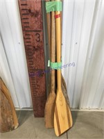 6 assorted wood oars, 4 ft to 5 ft tall