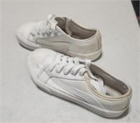 Size 1 Wonder Nation Memory Foam Shoes. Shoes in