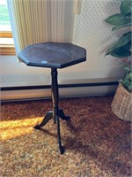 SMALL PEDESTAL STYLE TABLE