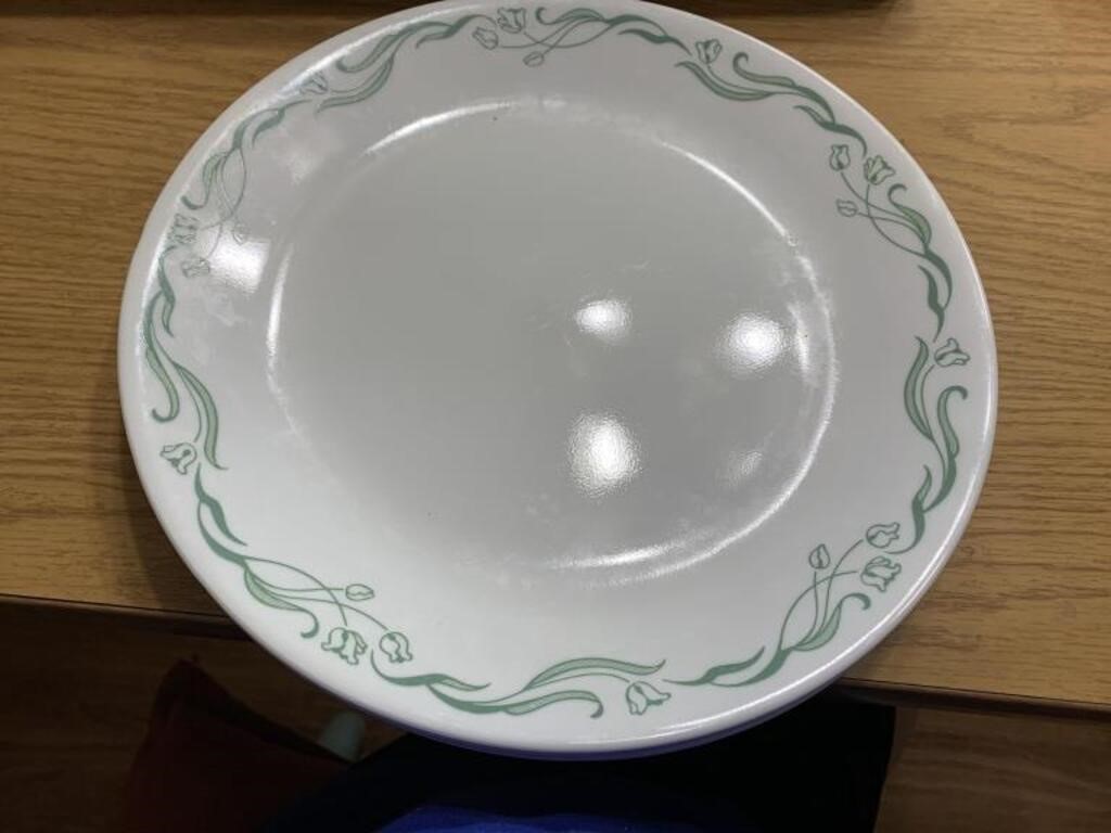 Corelle dish set 
5 plates 
3 cups 
4 bowls