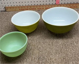 Pyrex and fire king mixing bowls