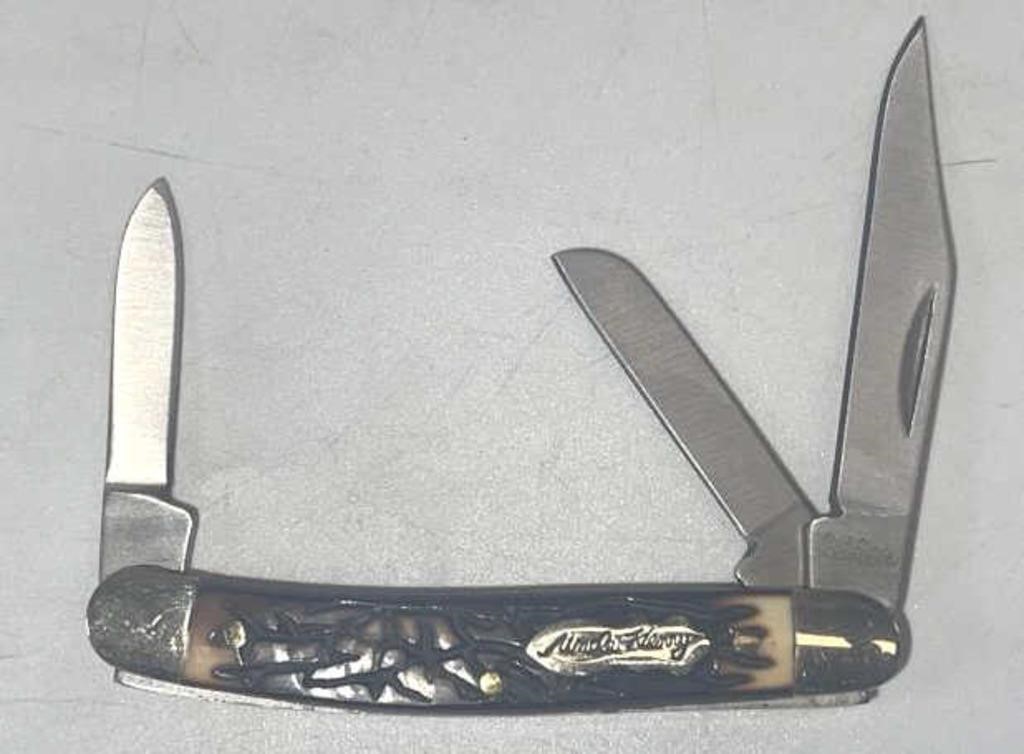 Uncle  Henry by Schrade, three blade pocket knife