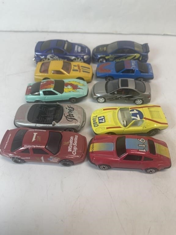 10 Assorted Die Cast Cars