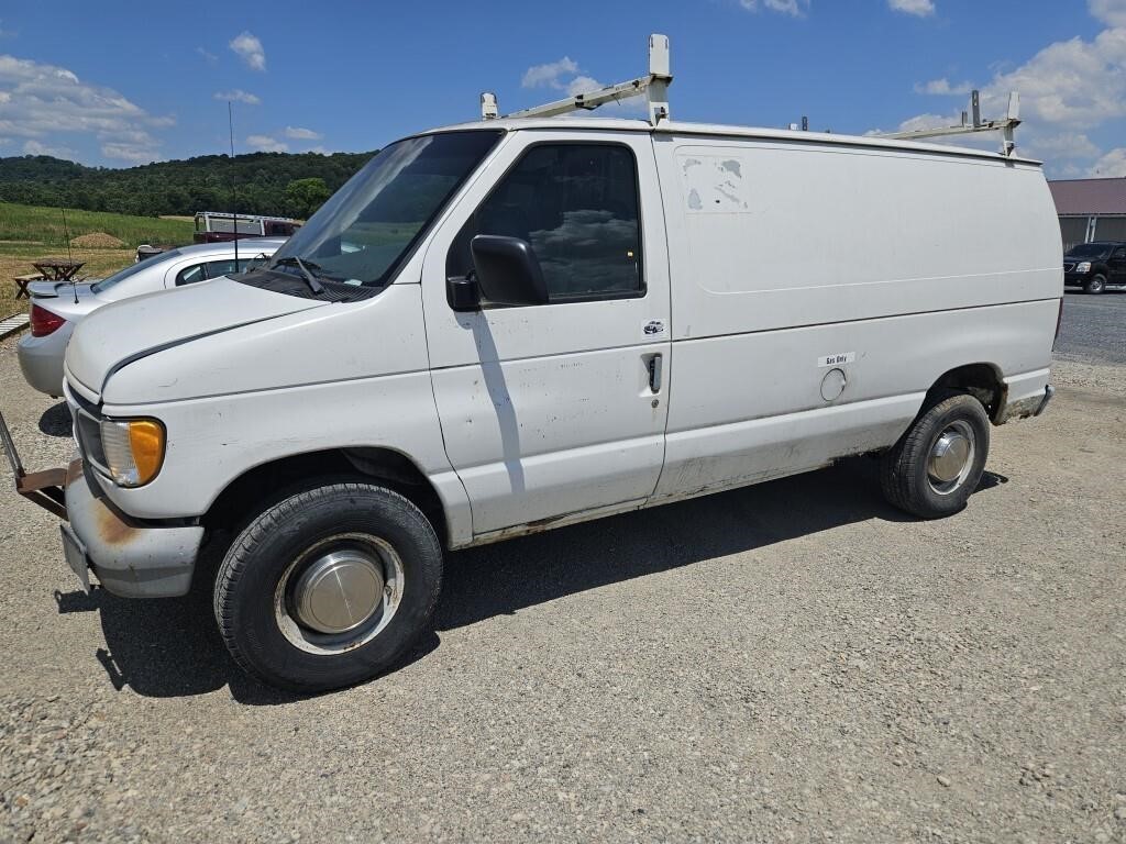 1999 ford e series van  92,000 miles has large