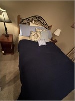 Full Bed w/ Bedding & Mattress