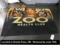 44" X 68" "THE ZOO" ENTRY RUG