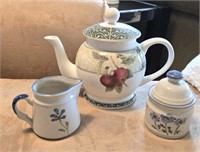 VINTAGE CERAMIC COLLECTIBLE TEAWARE