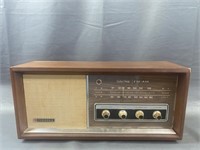 Vintage Panasonic RE-756 Radio
