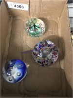 Paperweights, set of 3