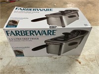 Farberware 2.5 deep fryer- new in package