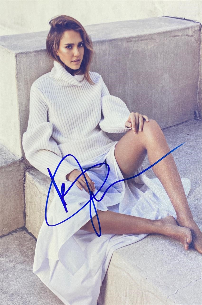 Autograph  
Jessica Alba Photo